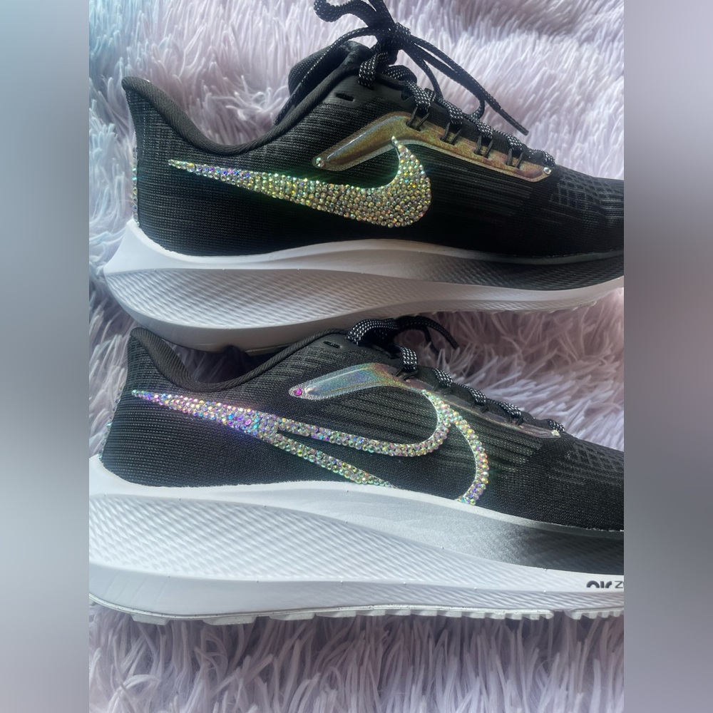 Custom Nikes - Picture 11 of 17
